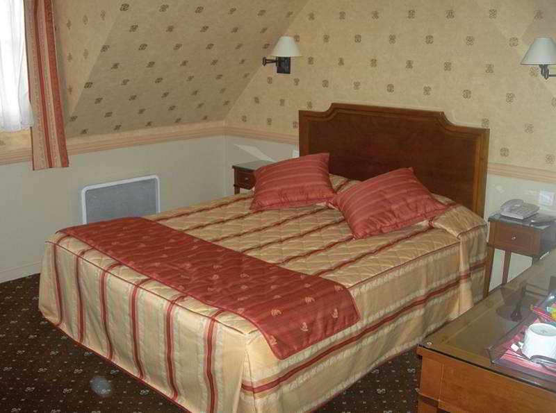Hotel Poussin Paris Zimmer foto