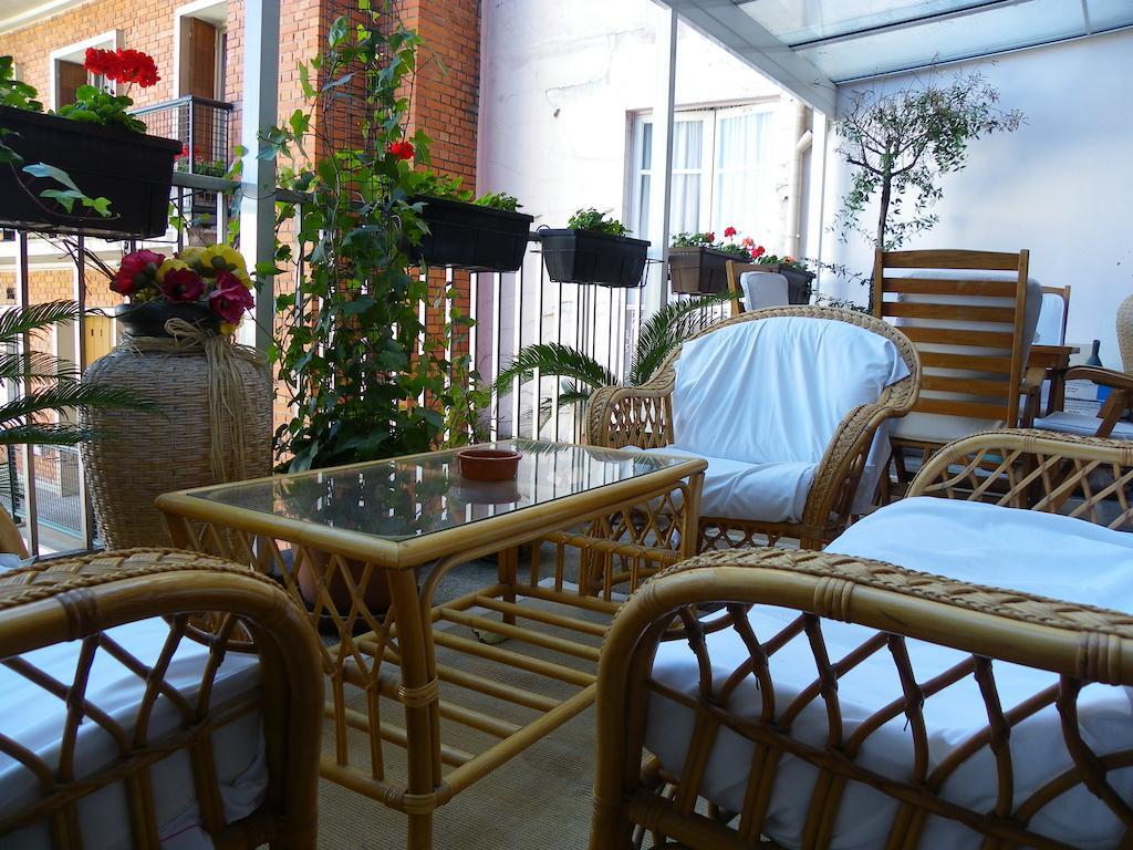 Hotel Poussin Paris Exterior foto